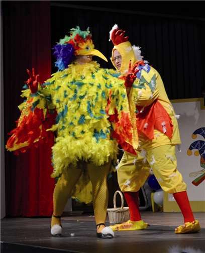 Supertänze und lustige Vorträge 