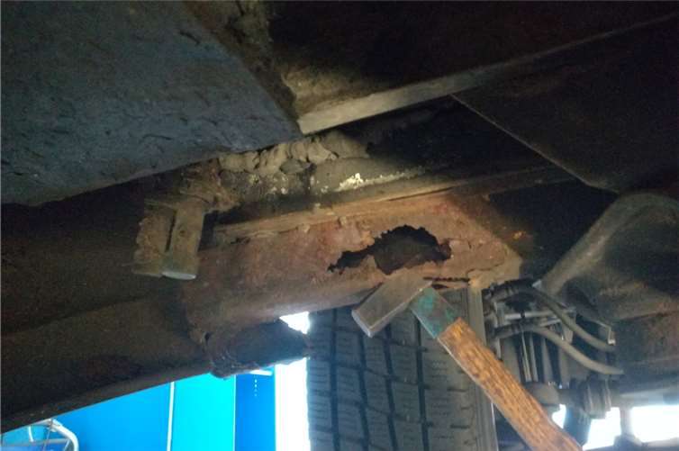 Wohnmobil des Grauens: Polizei zieht Rostlaube aus dem Verkehr 