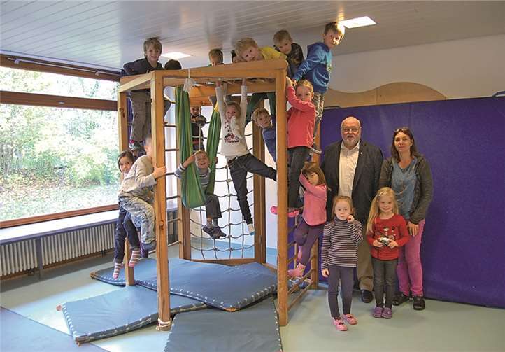 Glückliche Kinderaugen beim Vorlesen 