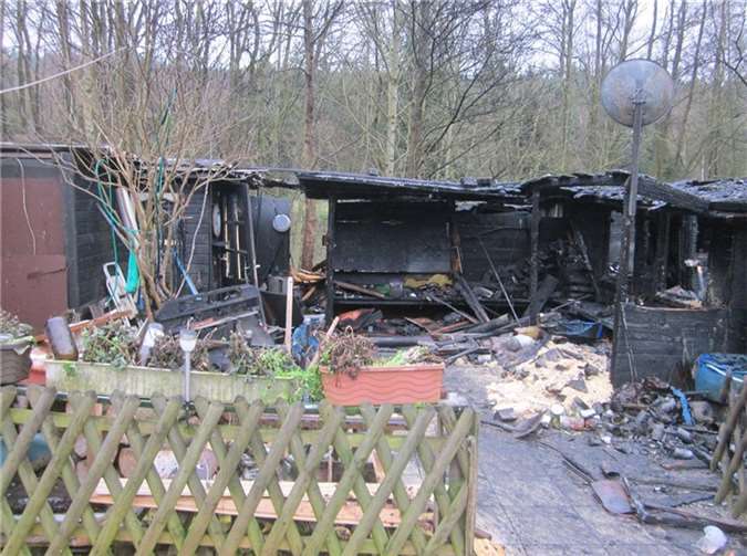 Campinghütte ausgebrannt 