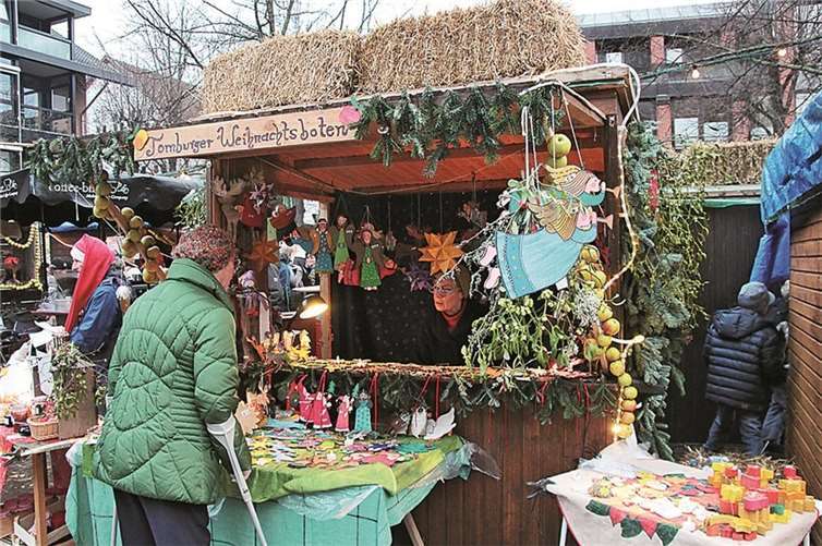 Nikolaus verteilte „Zinteboom-Wecken“ 