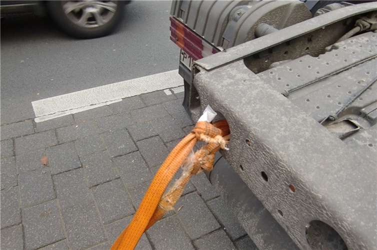 Haarsträubende Polizeikontrolle: Russischer „Autobahnknoten“ 