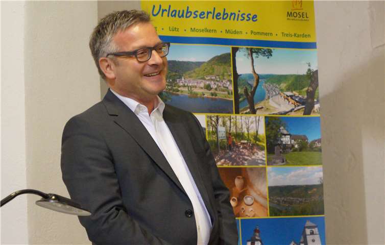 Ralf Kramp liest mit „Mordsvergnügen“ 