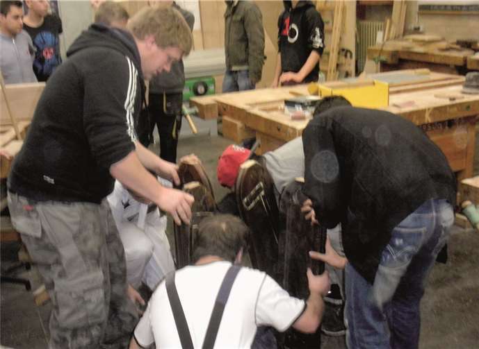 Neuer Altar im Kreuzgang Niederwerth