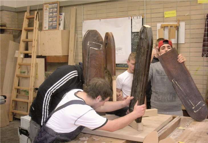 Neuer Altar im Kreuzgang Niederwerth 