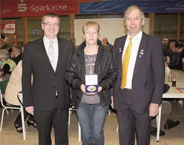 Silvana Lenz mit der Staatsmedaille des Landesministeriums ausgezeichnet 