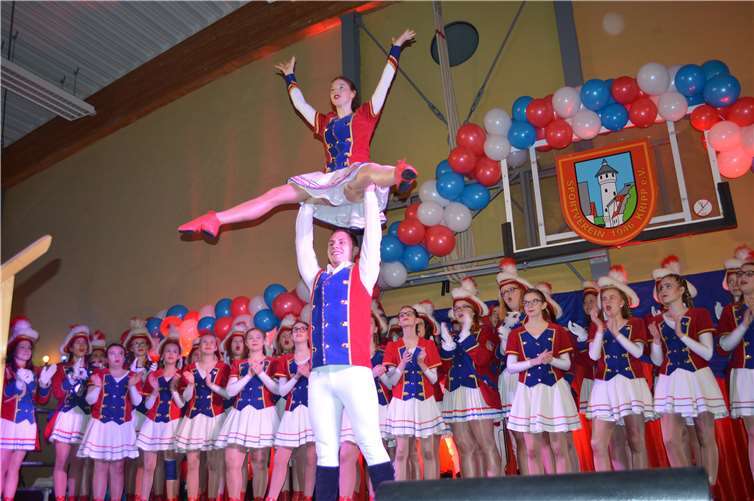 Zündende Büttrede, fantastische Tänze und Stimmungsmusik pur 