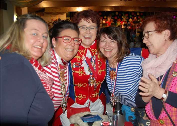 Tänzerische Darbietungen und Büttenreden sorgten für Stimmung 