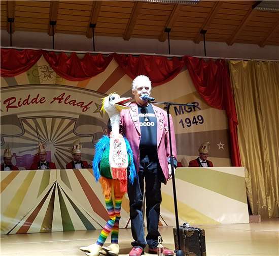 Programm der Superlative mit Vorträgen, Tänzen und Karnevalshits 