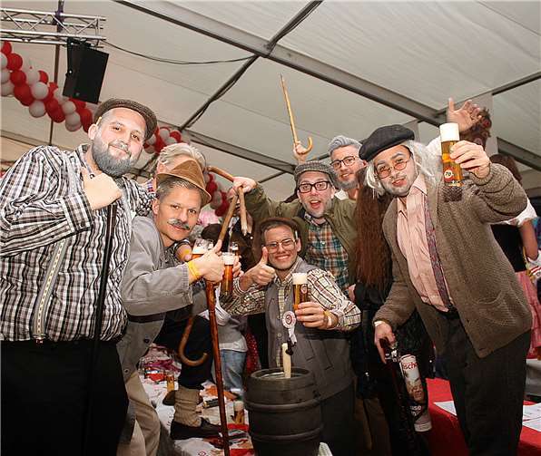 800 Jecken sorgten für beste Stimmung 