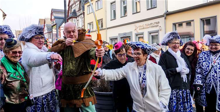 Trotz eisiger Kälte kochte bei den Möhnen vom Scharfen Turm die Stimmung 