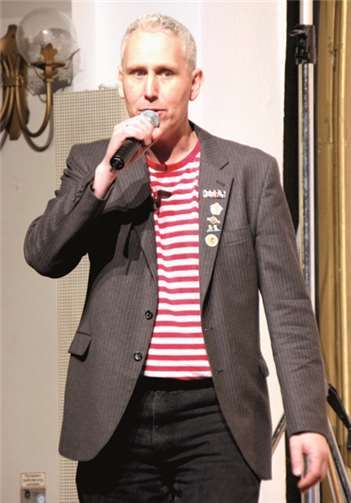 Bruce Kapusta und die Kölner Rheinveilchen sorgten für Stimmung 