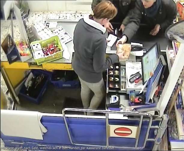 Fahndung: Betrüger griffen in Kasse 