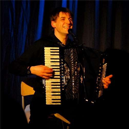„Momentan finde ich das noch wichtiger als früher, jüdische Lieder zu singen“ 