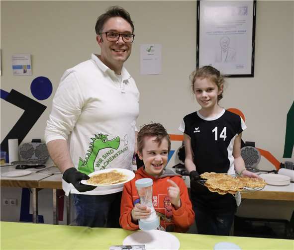 Spielzeug, Landkarten, Chemiegläser und Baukästen wurden versteigert 