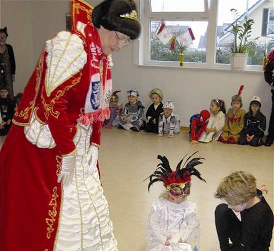 Ein bunter Reigen an Kostümen