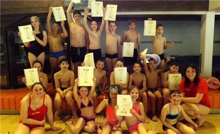 Erfolgreiche Jugendschwimm- meisterschaften 