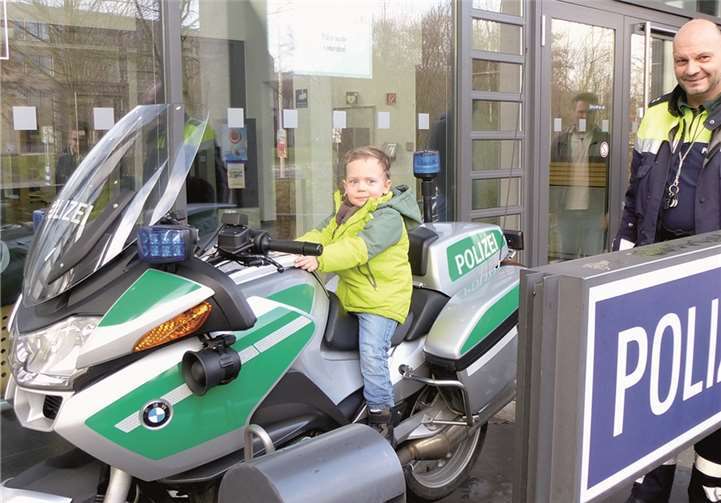 Hände hoch“ - Kitakinder zu Gast bei der Polizei