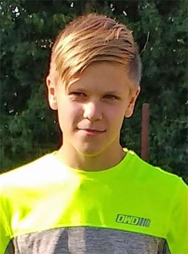 Artem Krämer Bezirksmeister im Diskuswurf 