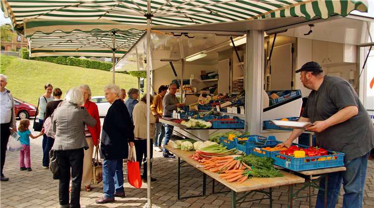 Gemütliches Marktfeeling lud zum Schlendern und Verweilen ein 