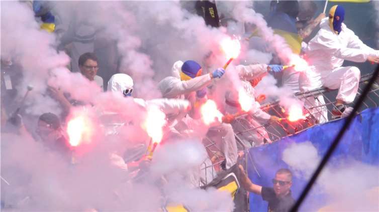 Bengalos im Fan-Block 