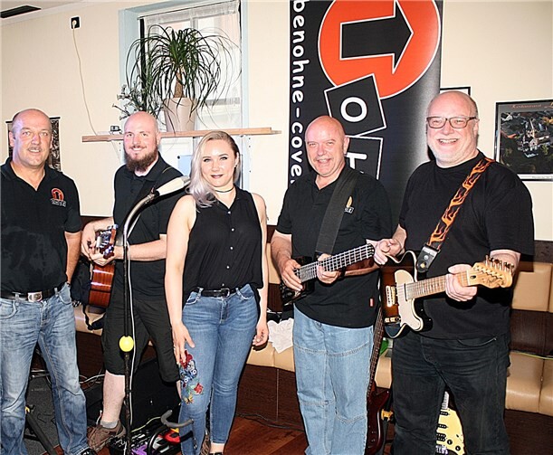 Tolle Musik und zufriedenlächelnde Gesichter 