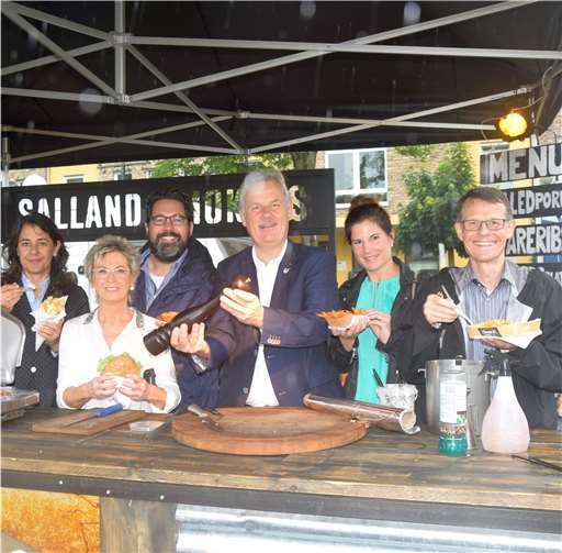 Rund um den Prümer Wall boten über zwanzig Gastronomen Köstlichkeiten an 