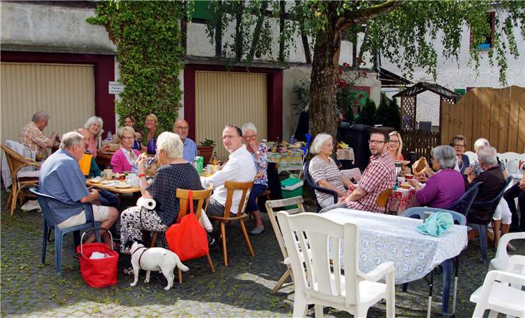 Höhr-Grenzhausen deckte fürstlich den Frühstückstisch 