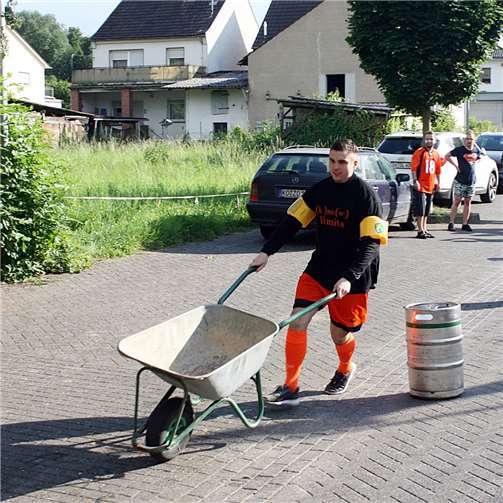 Schürreskarrerennen und König der Junggesellen 