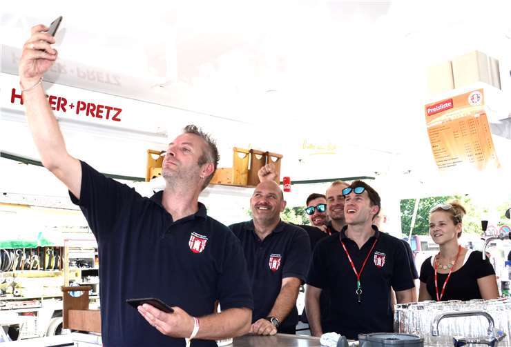 Neues Mehrzweckfahrzeug übergeben und eingesegnet 