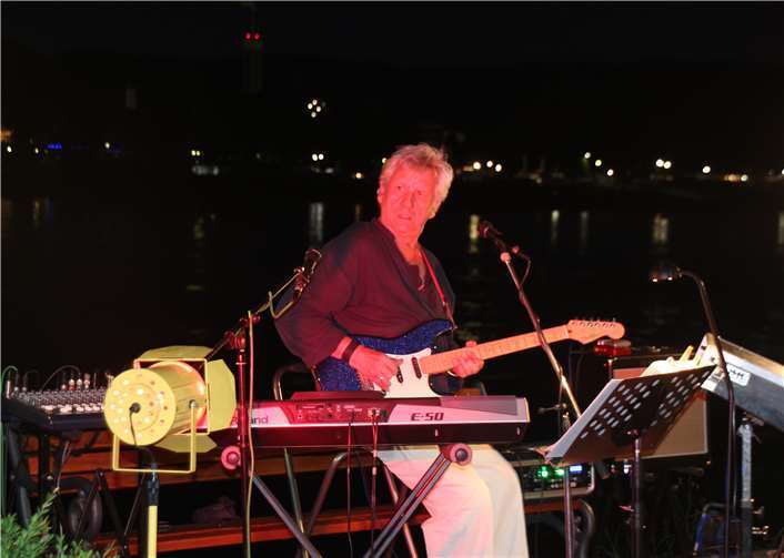 Bengalische Feuer und eine laue Sommernacht sorgten für zahlreiche Besucher 