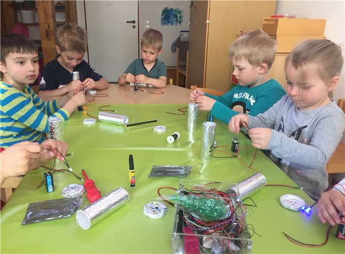 Spannende Projekte rund um Sport, Licht und Schatten sowie Dinosaurier 