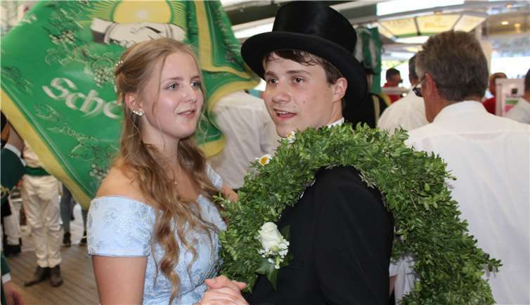 Dorfkirmes auf dem Parkplatz 