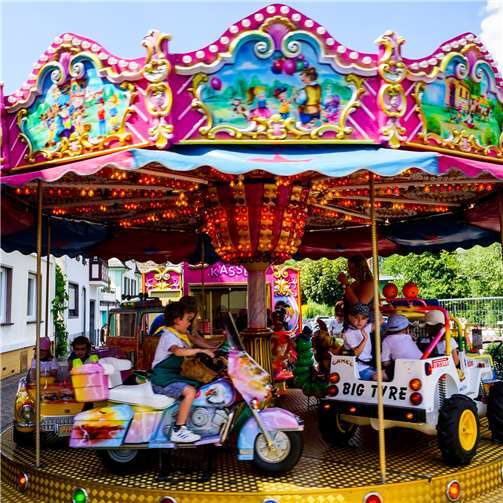 „Schenkt ein den goldenen Wein“ 