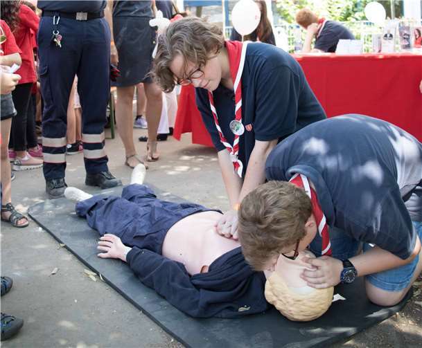 Spiel, Spaß und erste Hilfe in Gruppenstunden 