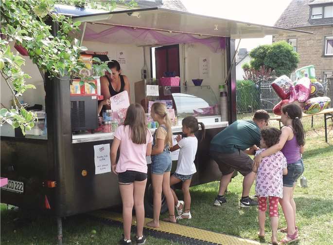Zahlreiche begeisterte Besucher feierten bis in die frühen Morgenstunden 