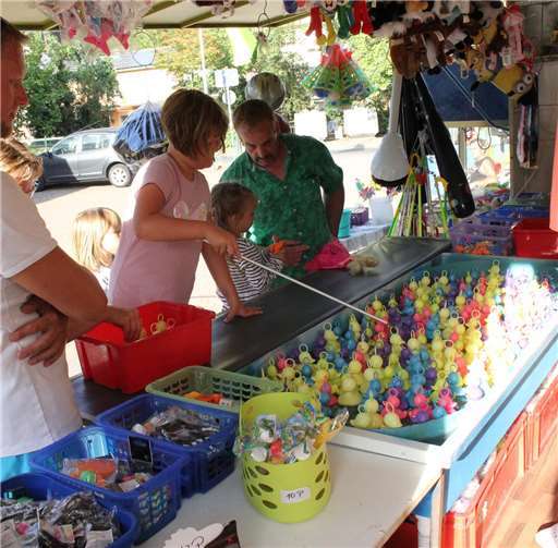Sonnenschein und Feierlaune am Vinxtbach 