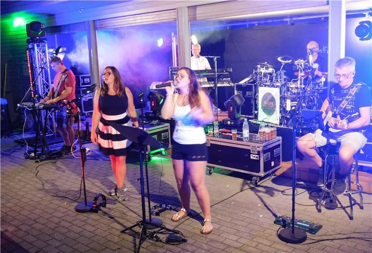 Große Party am Weiher 