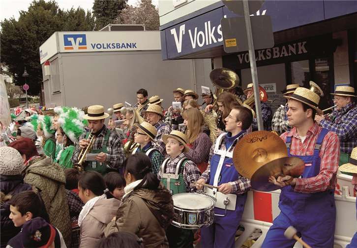Kunterbunte Karnevalsumzüge 