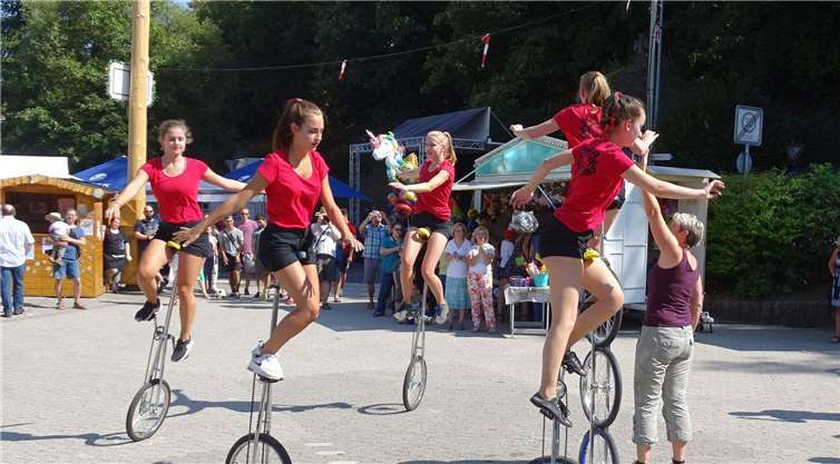 Burgbrohler feierten ihre Kirmes rund um den Josefsplatz 