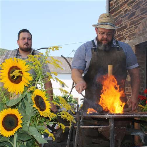 Majestäten Lydia und Stefanie baten zum Weinfest 