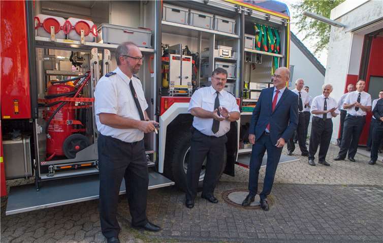 Imposantes Tanklöschfahrzeug verstärkt künftig die Löschgruppe Altendorf-Ersdorf 
