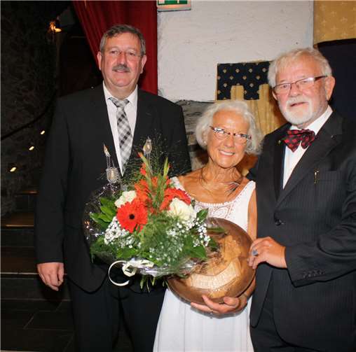 Bernard Roters wurde mit dem Wappenteller geehrt 