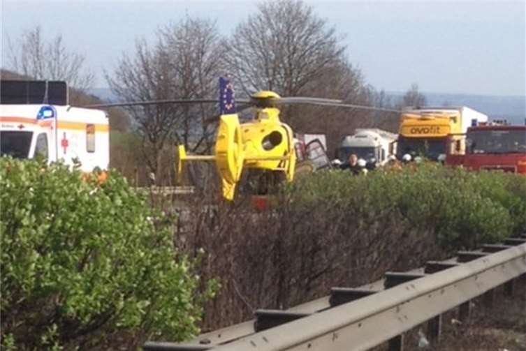 Soeben ist der Rettungshubschrauber gelandet