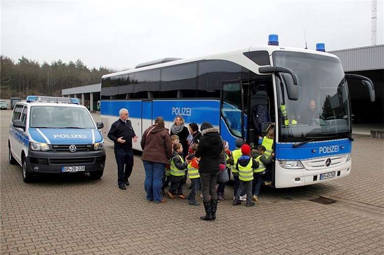 Die Polizei, Dein Freund und Helfer! 