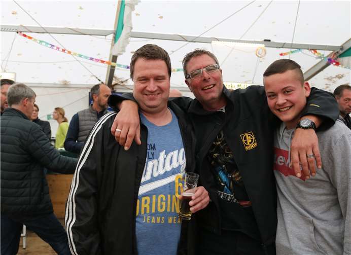 Traditioneller Kartoffelmarkt in Steimel bei herbstlichem Wetter 