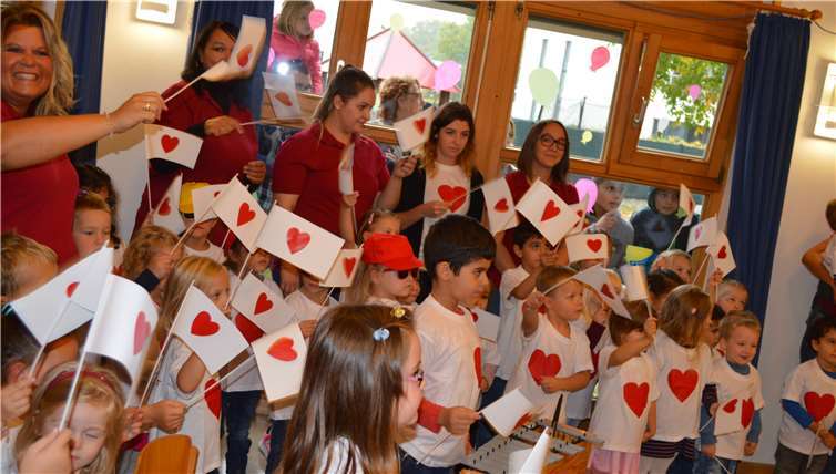 Großes Fest mit den Kindern, Eltern und Ehemaligen 