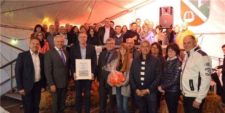 Große Feier im Festzelt in Linkenbach 