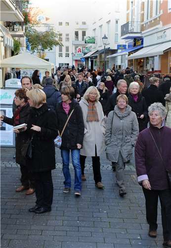 Ein Shopping-Ereignis mit süßem Hauptdarsteller 