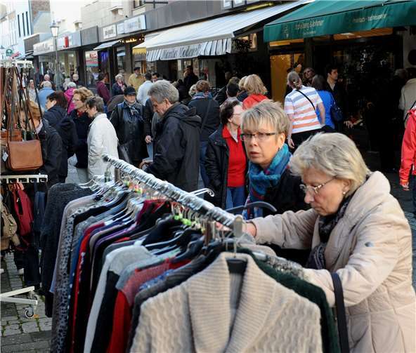 Ein Shopping-Ereignis mit süßem Hauptdarsteller 